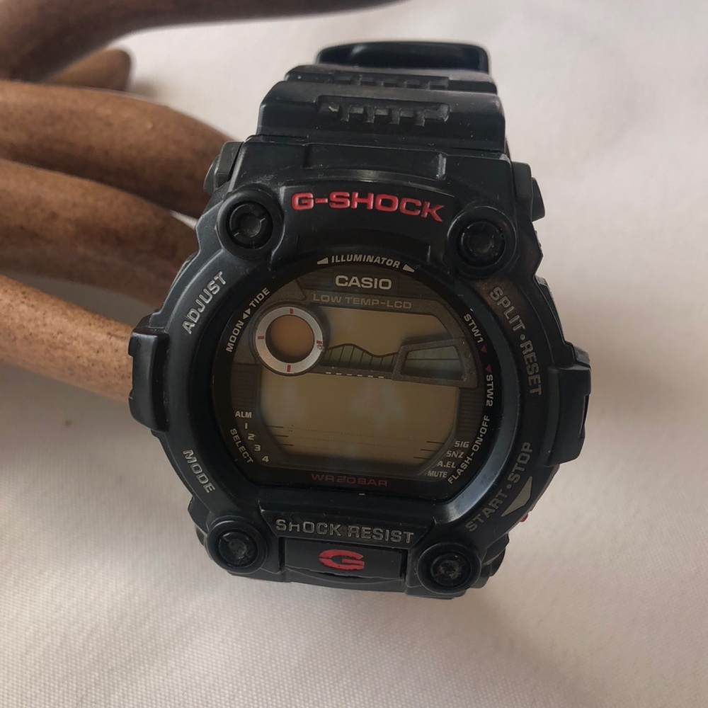 Casio G-Shock LED, black rubber strap shock & water resistant NO BATTERY/USED